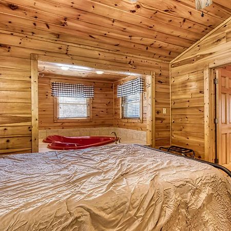 Dog Friendly, Romantic Mtn Getaway Hot Tub Pool 蓋特林堡 外观 照片
