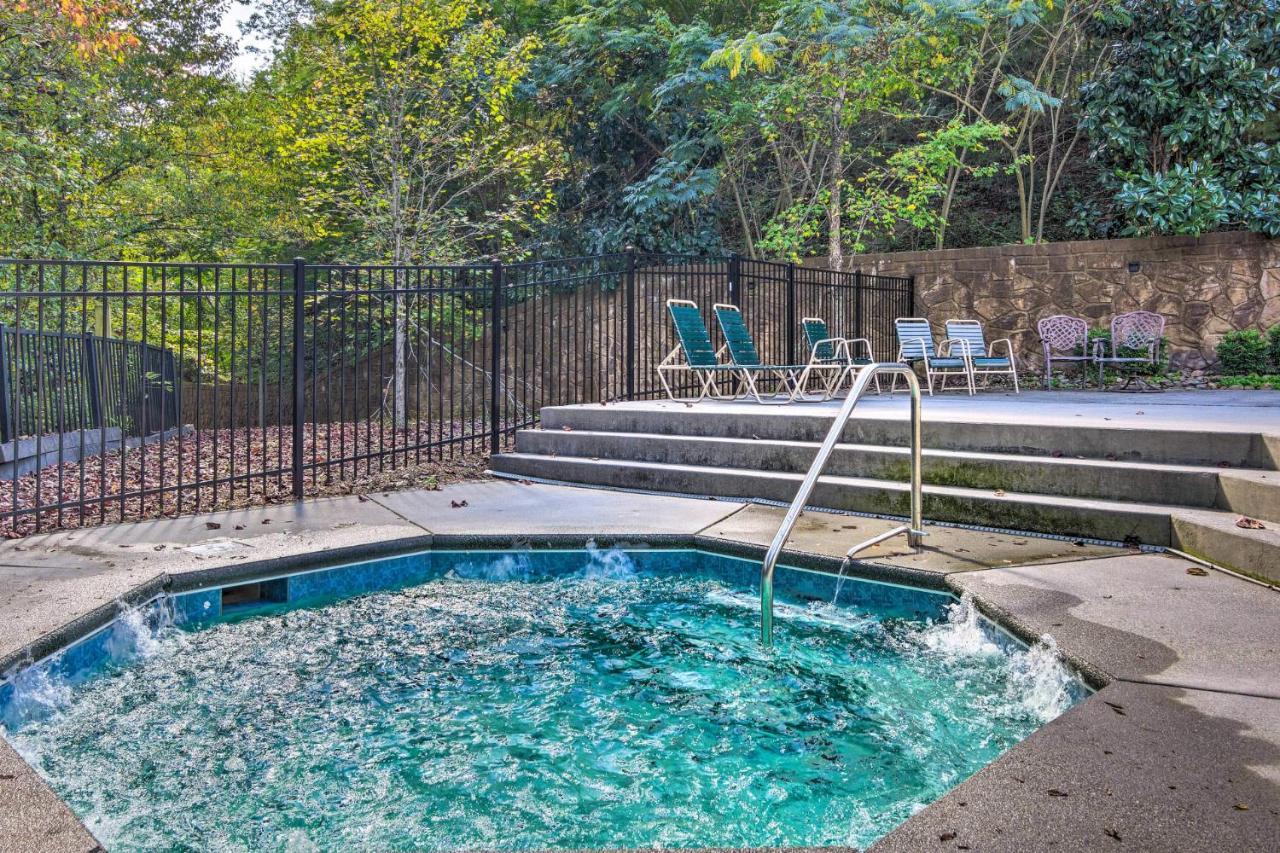 Dog Friendly, Romantic Mtn Getaway Hot Tub Pool 蓋特林堡 外观 照片