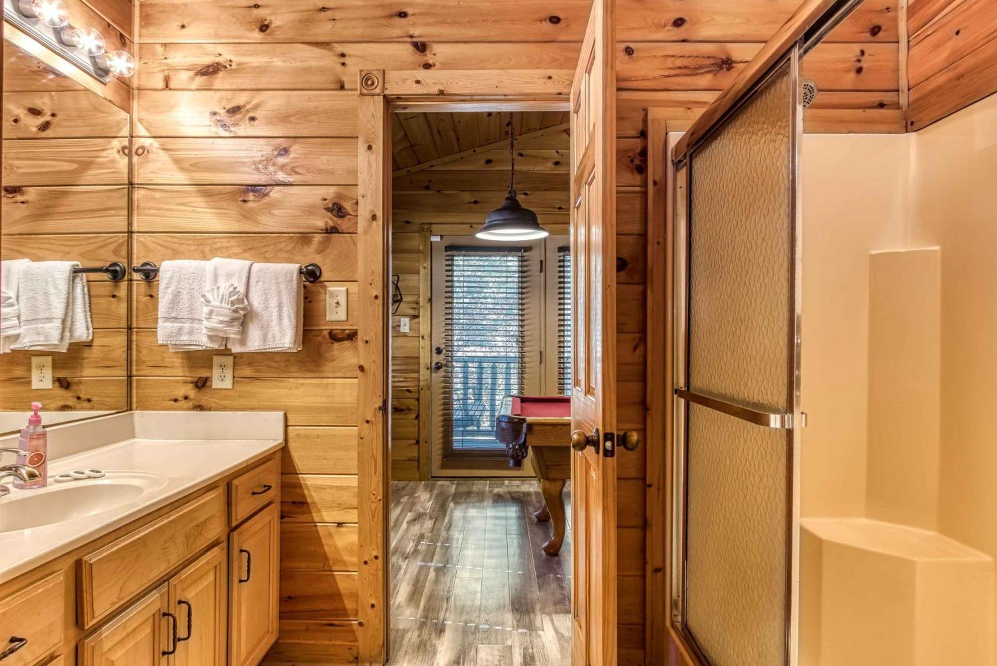 Dog Friendly, Romantic Mtn Getaway Hot Tub Pool 蓋特林堡 外观 照片