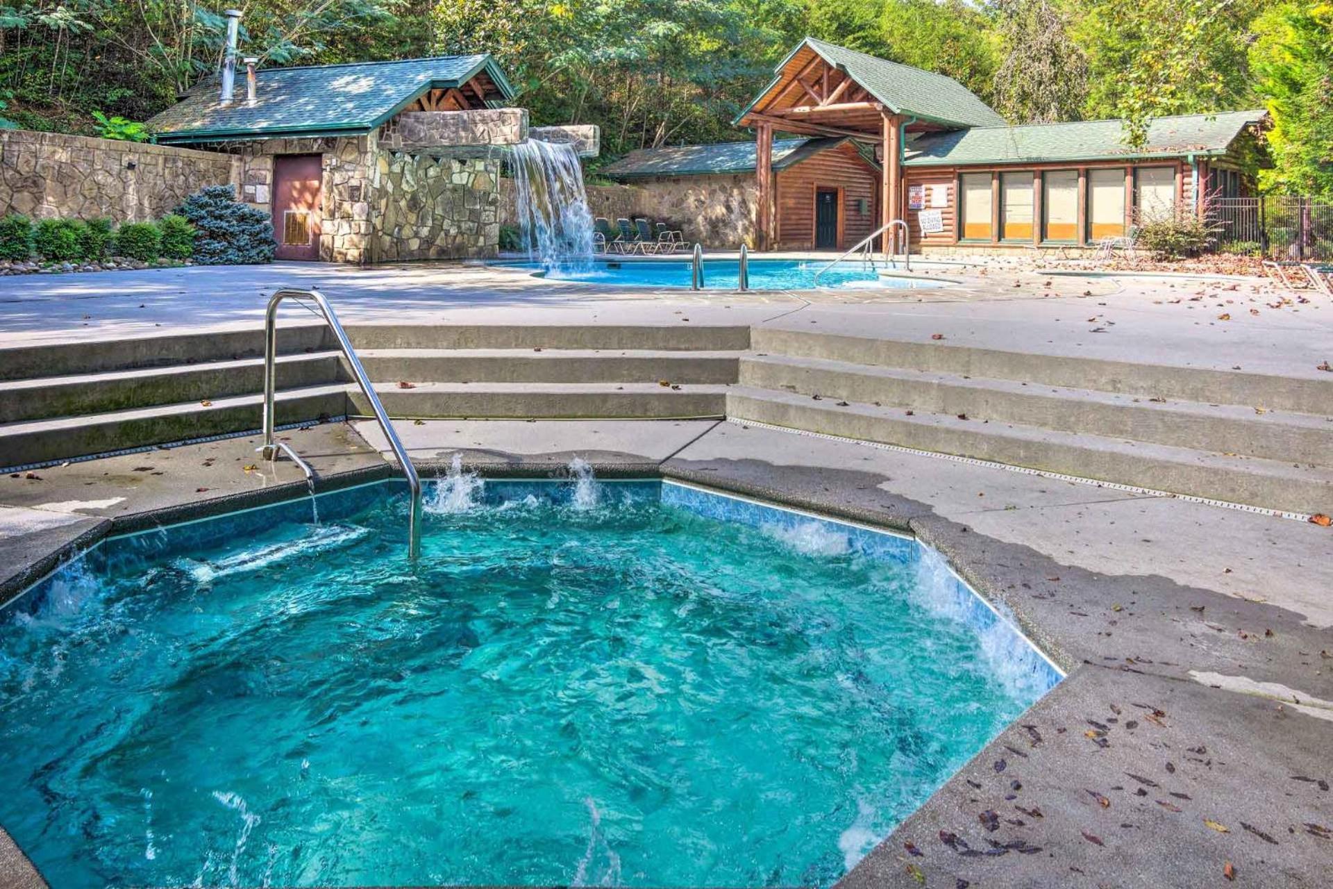 Dog Friendly, Romantic Mtn Getaway Hot Tub Pool 蓋特林堡 外观 照片